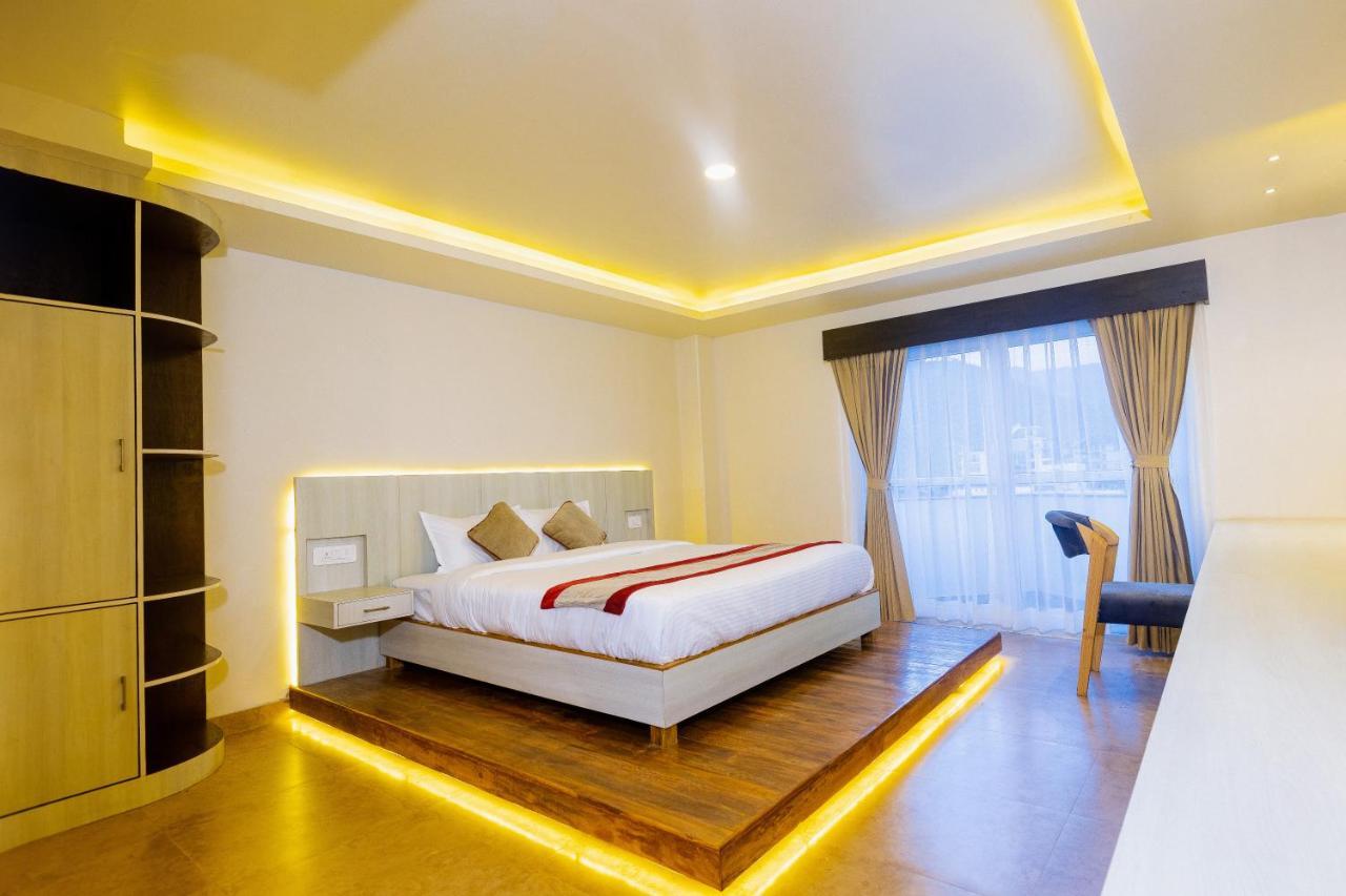 Апартаменты Poms Penthouse Покхара Экстерьер фото